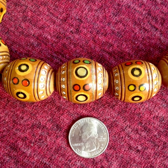 Vintage Big Wood Egg Bead Necklace - Picture 7 of 8